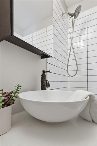 2639 AVENUE C, Council Bluffs, IA 51501