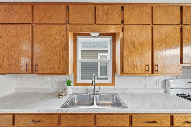 2639 AVENUE C, Council Bluffs, IA 51501