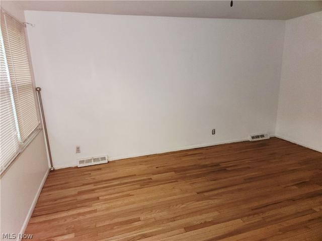 7597 Venice Heights Drive NE, Warren, OH 44484