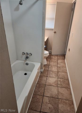 7597 Venice Heights Drive NE, Warren, OH 44484