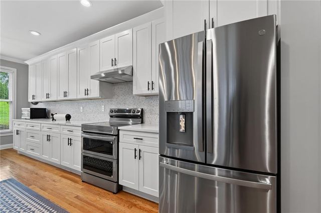 8540 Edwardton Drive, Roswell, GA 30076