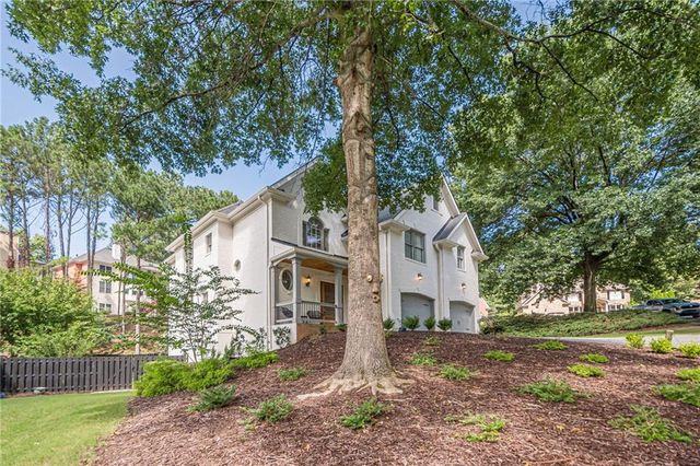 8540 Edwardton Drive, Roswell, GA 30076