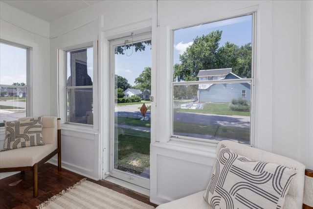 400 E 1st Street, Pella, IA 50219
