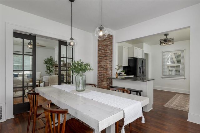 400 E 1st Street, Pella, IA 50219