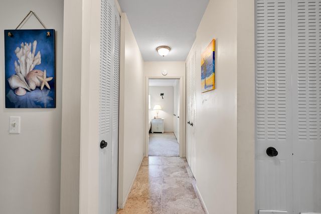 4796 Cresthaven Boulevard B, West Palm Beach, FL 33415