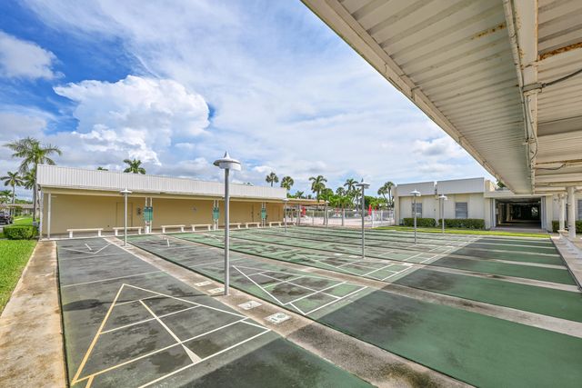 4796 Cresthaven Boulevard B, West Palm Beach, FL 33415