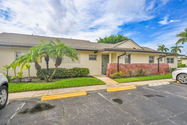 4796 Cresthaven Boulevard B, West Palm Beach, FL 33415