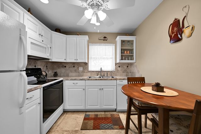 4796 Cresthaven Boulevard B, West Palm Beach, FL 33415