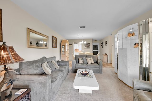 4796 Cresthaven Boulevard B, West Palm Beach, FL 33415