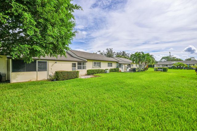 4796 Cresthaven Boulevard B, West Palm Beach, FL 33415