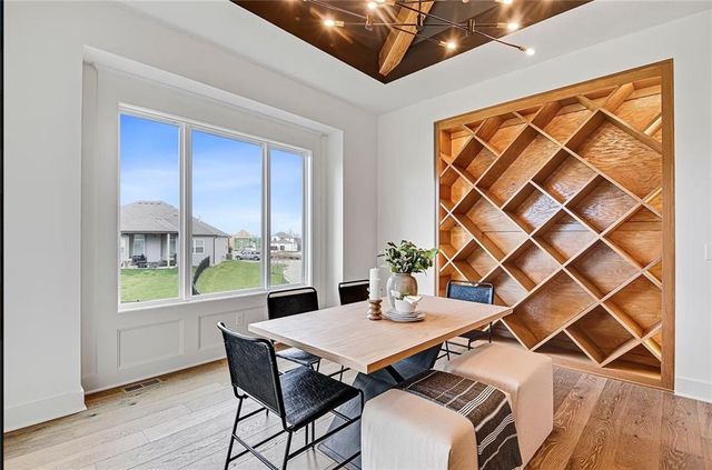 18501 Mohawk Lane, Overland Park, KS 66085