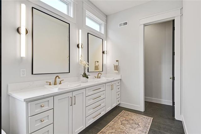 18501 Mohawk Lane, Overland Park, KS 66085