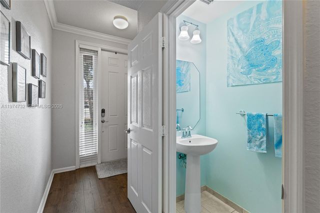 6073 Grand Cypress Cir W, Coconut Creek, FL 33073