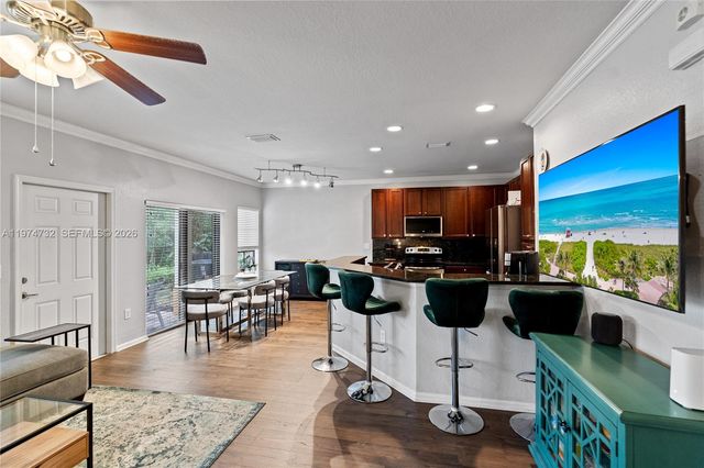 6073 Grand Cypress Cir W, Coconut Creek, FL 33073