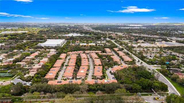 6073 Grand Cypress Cir W, Coconut Creek, FL 33073