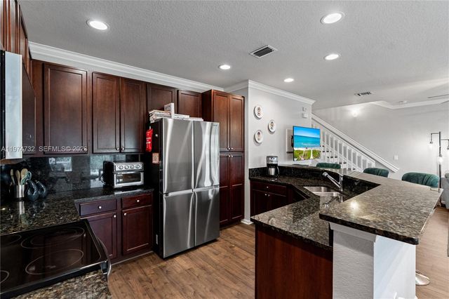 6073 Grand Cypress Cir W, Coconut Creek, FL 33073