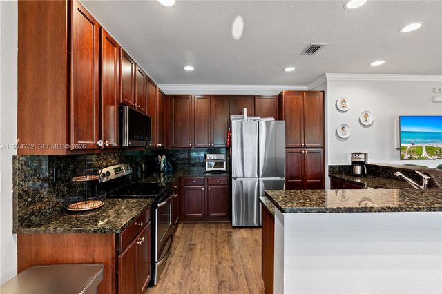 6073 Grand Cypress Cir W, Coconut Creek, FL 33073