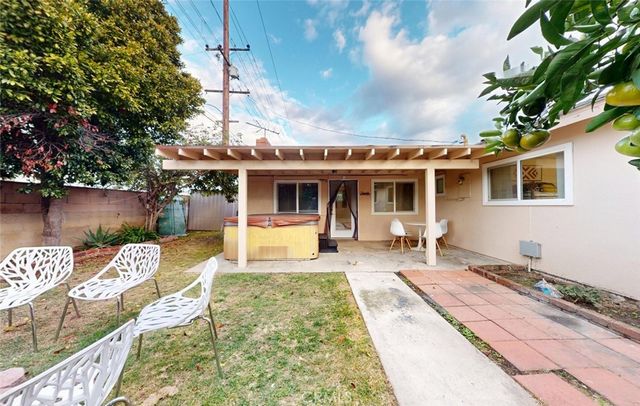 6631 Walton, Huntington Beach, CA 92647