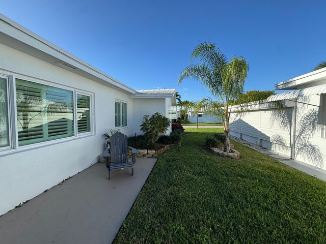 2099 SW Lake Circle Drive, Boynton Beach, FL 33426