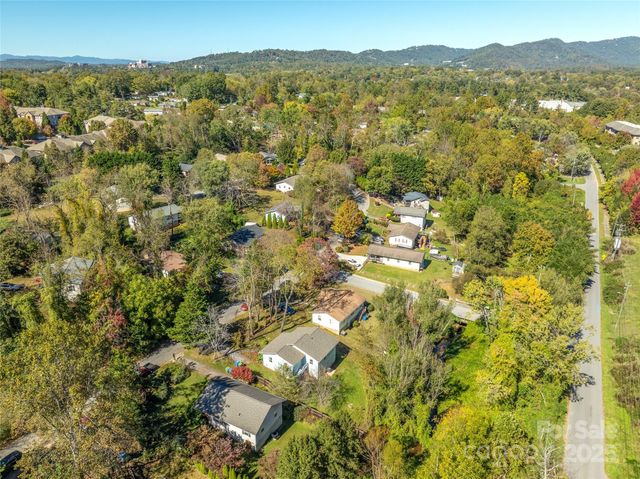 2 Wilson Creek Drive, Asheville, NC 28803