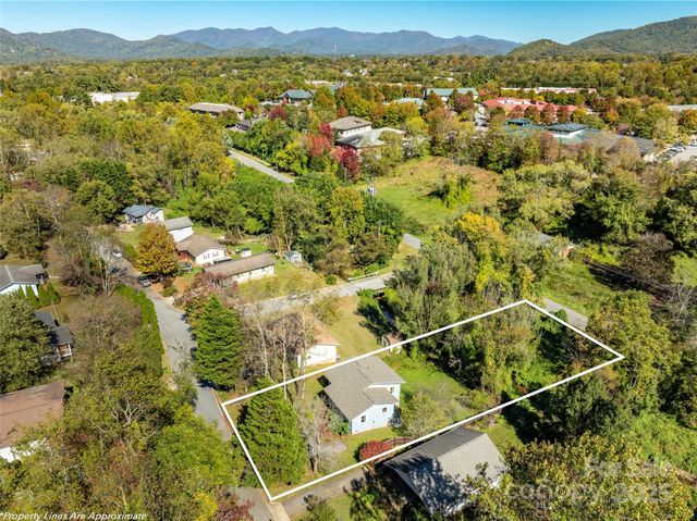 2 Wilson Creek Drive, Asheville, NC 28803