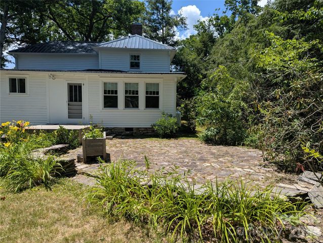 808 Montreat Road, Black Mountain, NC 28711