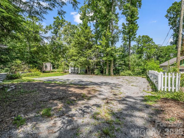 808 Montreat Road, Black Mountain, NC 28711
