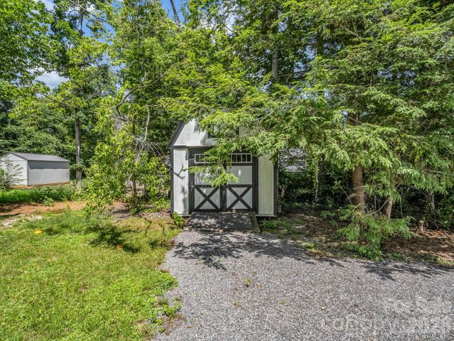 808 Montreat Road, Black Mountain, NC 28711
