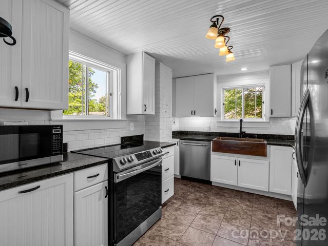808 Montreat Road, Black Mountain, NC 28711