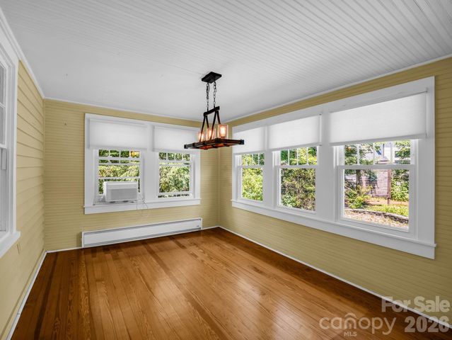 808 Montreat Road, Black Mountain, NC 28711
