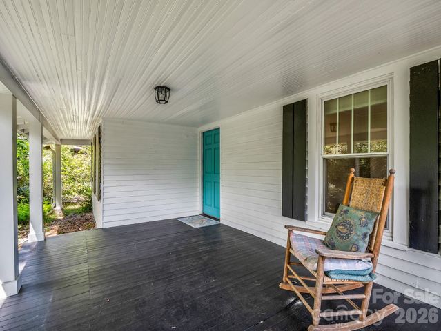 808 Montreat Road, Black Mountain, NC 28711