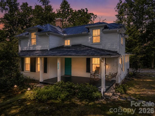 808 Montreat Road, Black Mountain, NC 28711