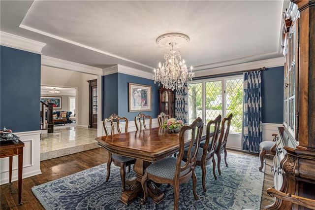 8525 Briar Lane, Prairie Village, KS 66207