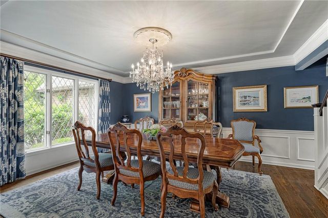 8525 Briar Lane, Prairie Village, KS 66207