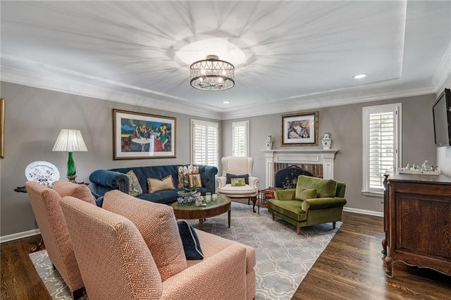 8525 Briar Lane, Prairie Village, KS 66207