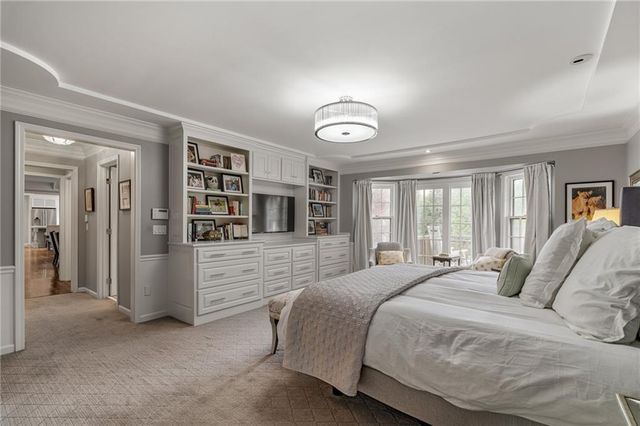 8525 Briar Lane, Prairie Village, KS 66207