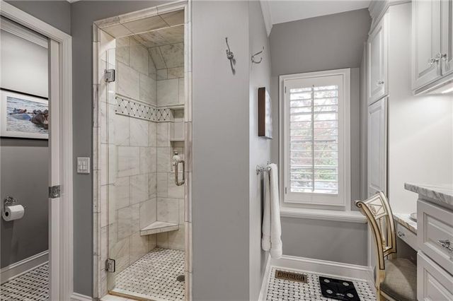 8525 Briar Lane, Prairie Village, KS 66207