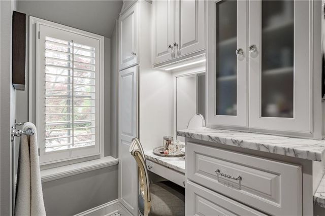 8525 Briar Lane, Prairie Village, KS 66207