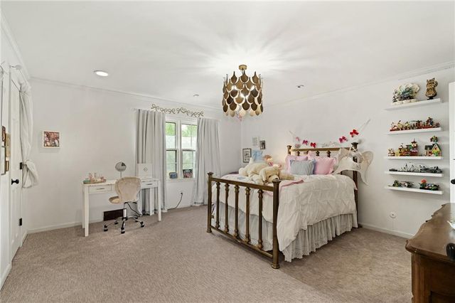 8525 Briar Lane, Prairie Village, KS 66207