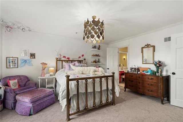 8525 Briar Lane, Prairie Village, KS 66207