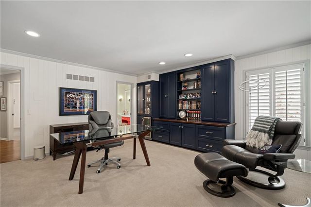 8525 Briar Lane, Prairie Village, KS 66207