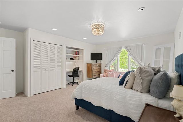 8525 Briar Lane, Prairie Village, KS 66207
