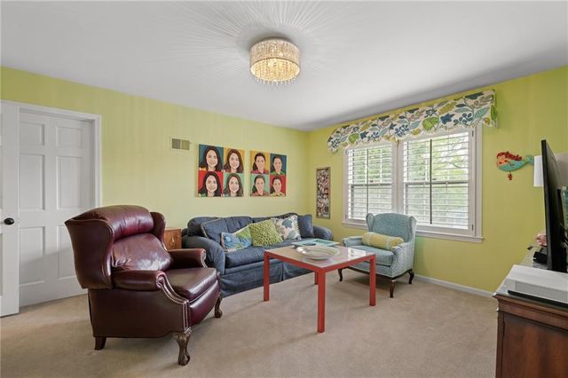 8525 Briar Lane, Prairie Village, KS 66207