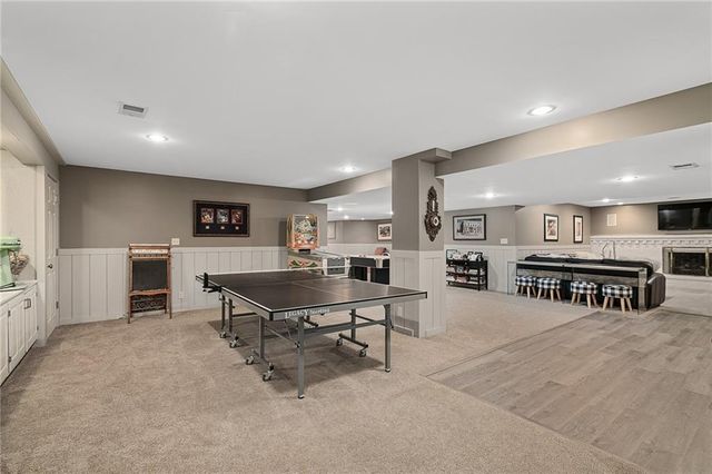8525 Briar Lane, Prairie Village, KS 66207