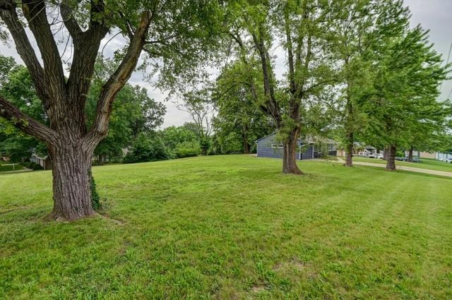 4407 S Phelps Road, Independence, MO 64055