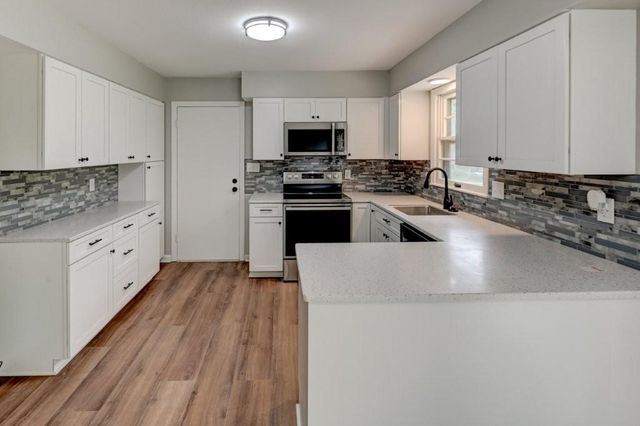 4407 S Phelps Road, Independence, MO 64055
