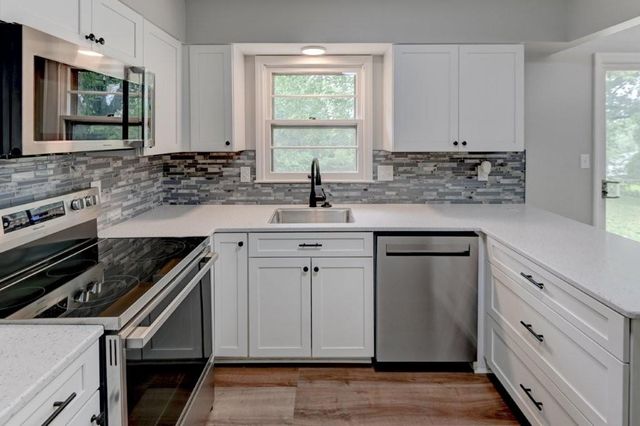 4407 S Phelps Road, Independence, MO 64055