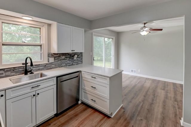 4407 S Phelps Road, Independence, MO 64055