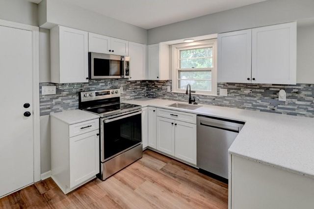 4407 S Phelps Road, Independence, MO 64055