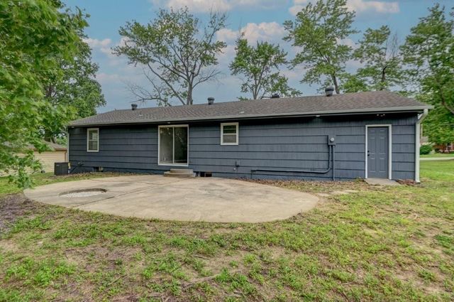 4407 S Phelps Road, Independence, MO 64055